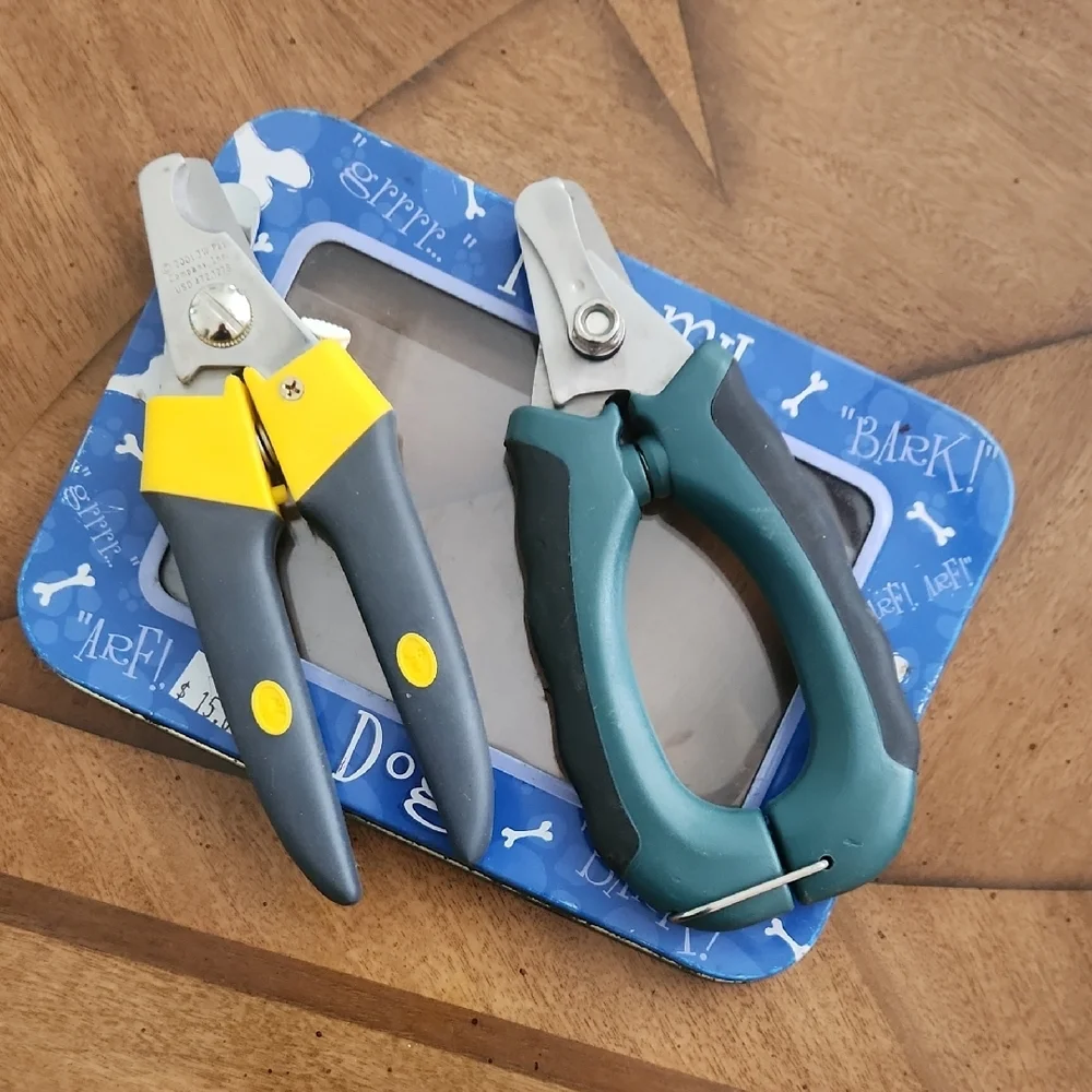 Dog Nail Clippers (2) Great Conditions.